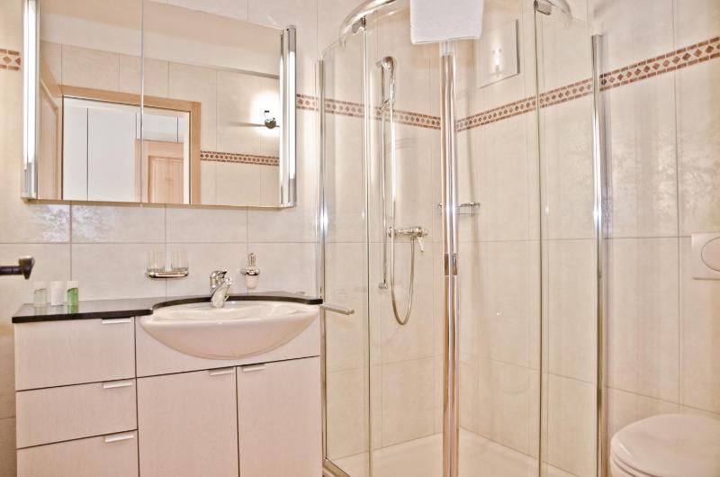 Three-Bedroom Apartment with Balcony image 4