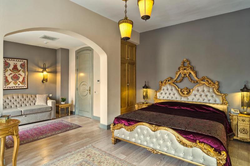 Family Room with Spa Bath image 2
