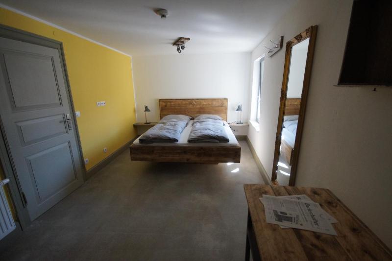 Family Room image 1