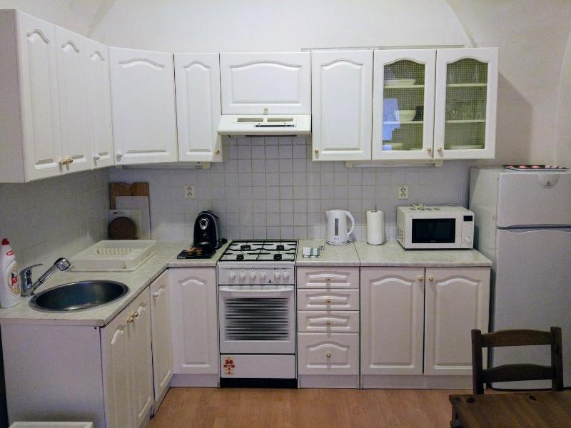 One-Bedroom Apartment with City View image 3