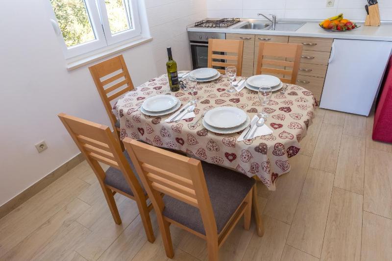 Apartment with Sea View image 3