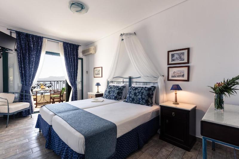 Superior Double or Twin Room with Sea View image 3