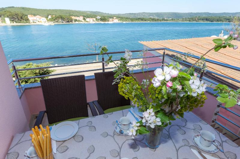 Apartment with Sea View image 3