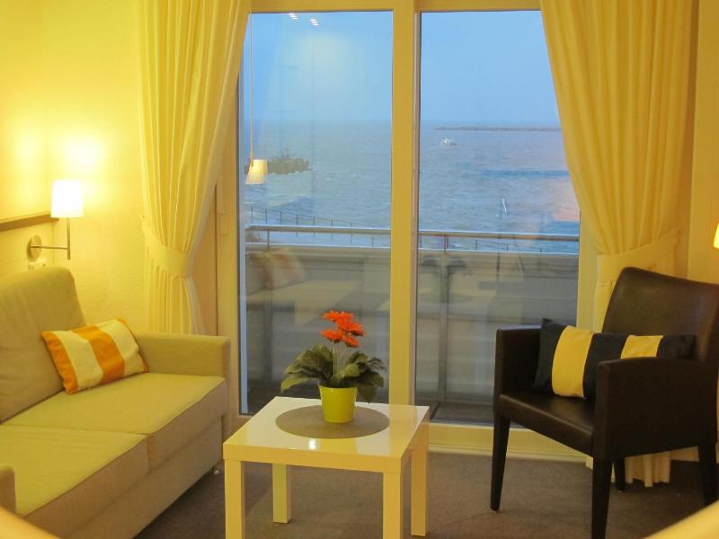 Double Room with Balcony and Lake View image 2