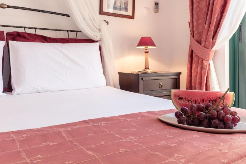 Economy Double Room without Sea View image 2