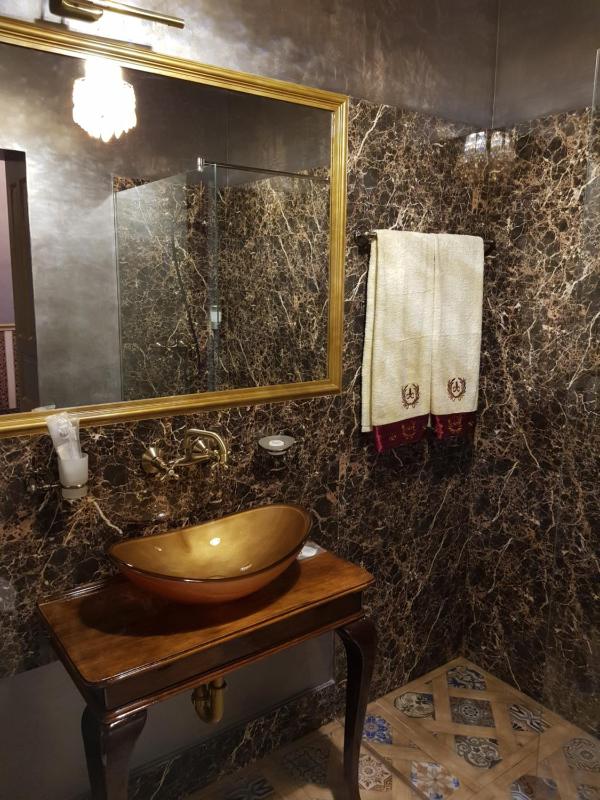 Executive Suite image 3