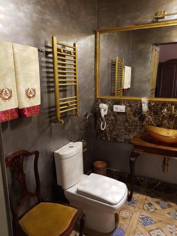 Executive Suite image 2