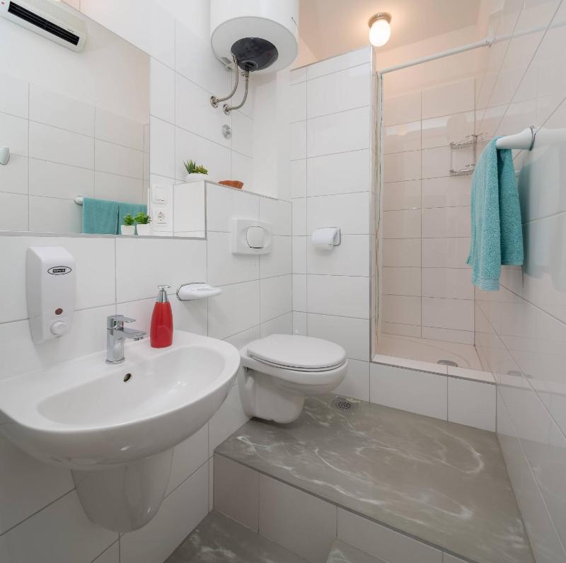 Double Room - 1st Floor image 2