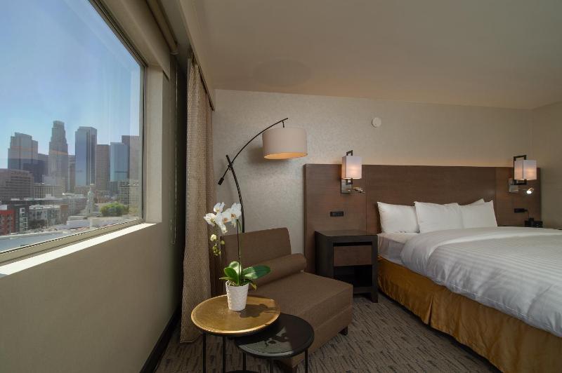 Superior Quadruple Room image 2