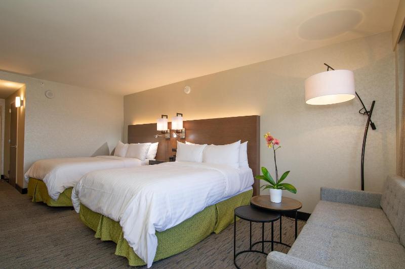 Superior Deluxe Double or Twin Room  image 3
