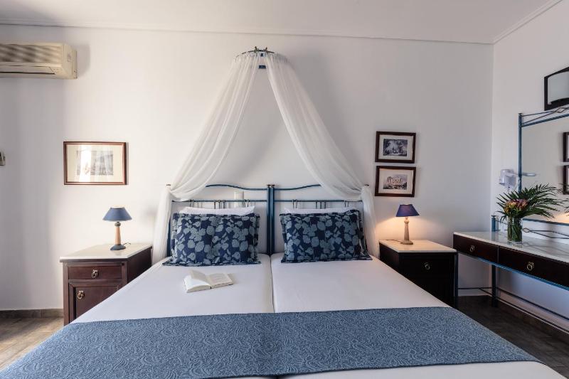 Standard Double or Twin Room with Sea View image 2