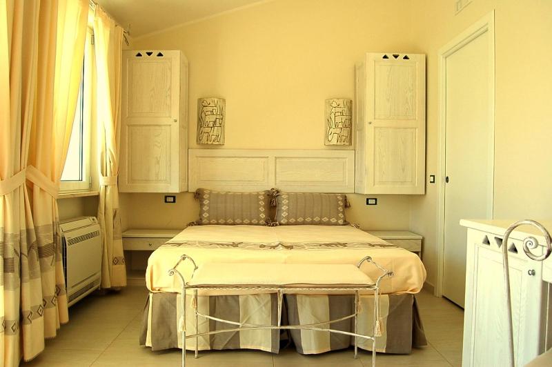 Family Room (2 Adults + 2 Children) image 3