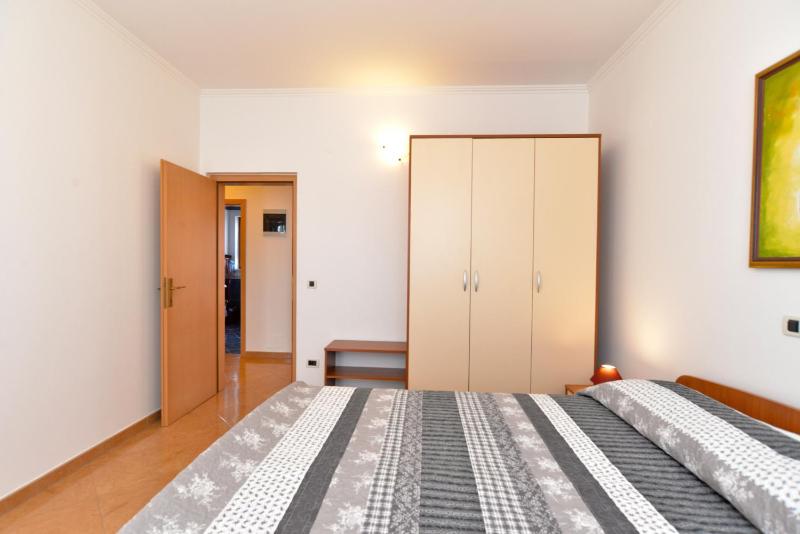 Apartment image 4