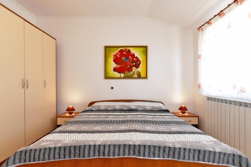 Apartment image 3