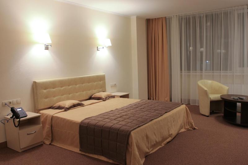 Double Room with Kitchenette image 3