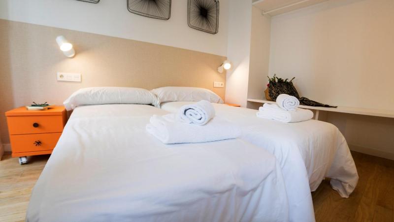 One-Bedroom Apartment image 2