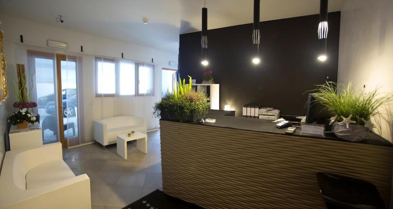 Lacroma Aparthotel - image 40