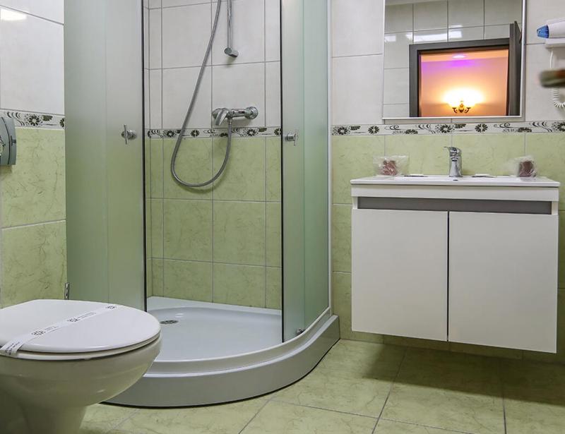 Twin Room with Terrace image 2