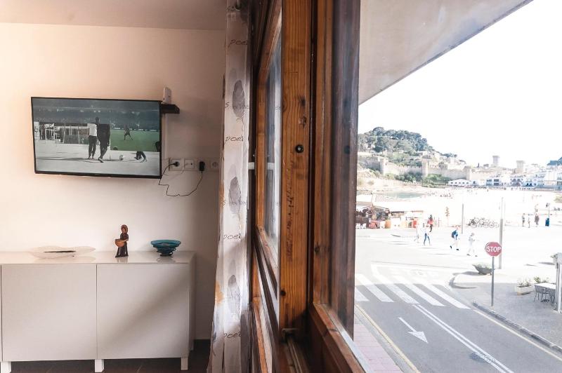 Apartment with Sea View image 3