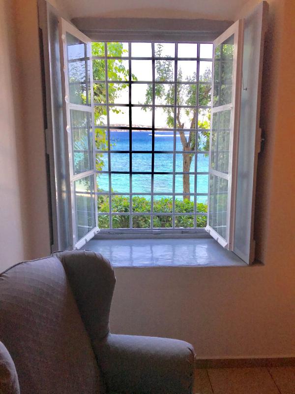 Double Room with Sea View image 2