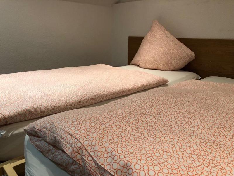 Standard Twin Room image 1