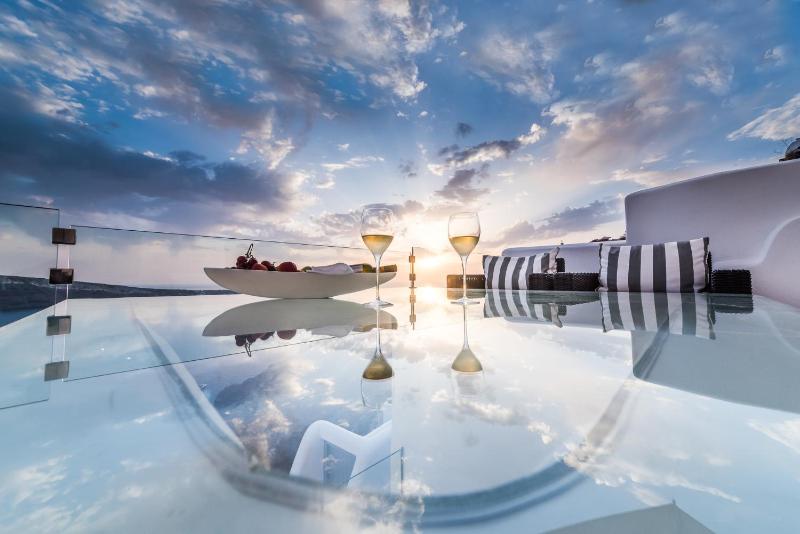Hyperion Oia Suites - image 10