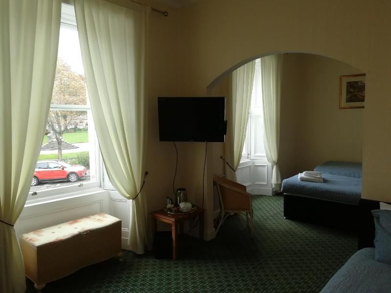 Family Room with Bathroom image 2