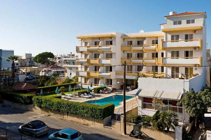 Trianta Hotel Apartments - image 15