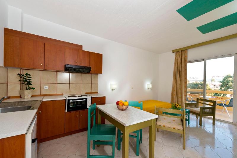 Family Apartment (2 Adults + 1 Child) image 3