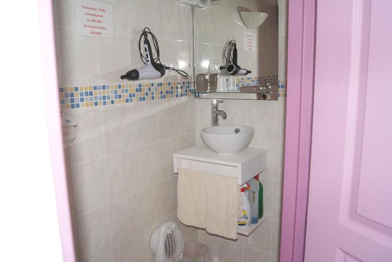 Double Room image 3