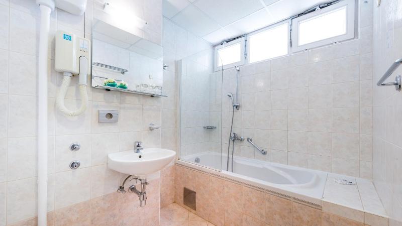 Standard Double/Twin Room with Balcony image 4