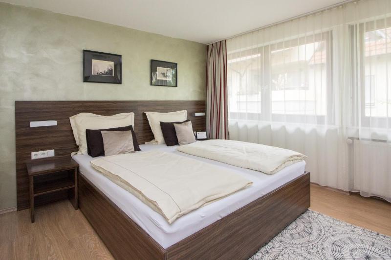 Double Room image 4