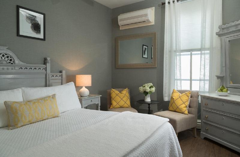 King Room image 4