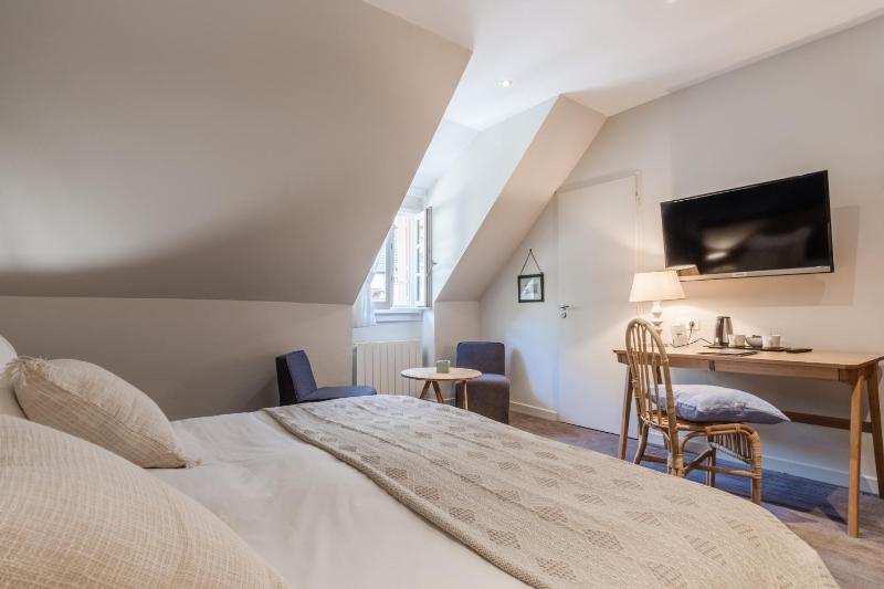 Standard Room with Spa and private Beach Access image 4