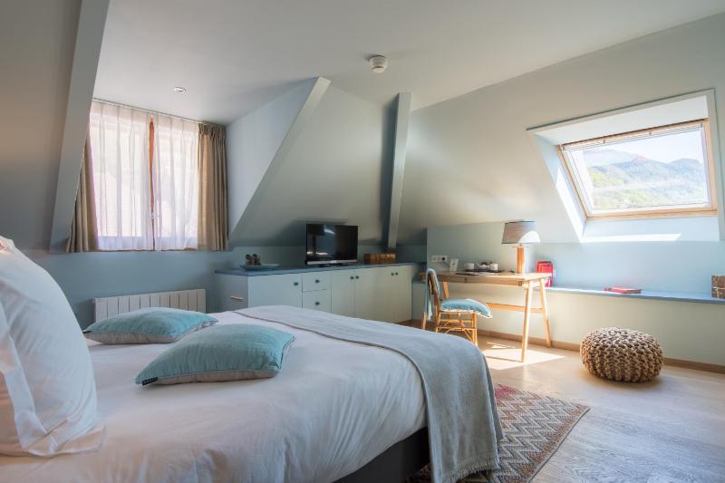 Double or Twin Room with Free Spa Access - Green image 1
