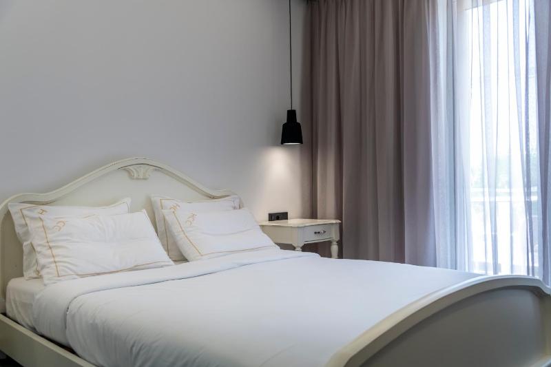 Classic Triple Room image 4