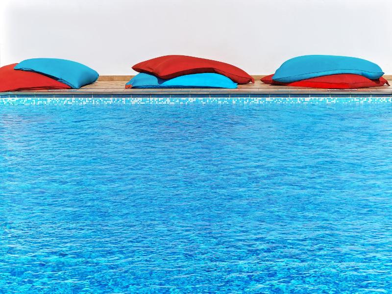 El Cosmopolita Apartment - image 11