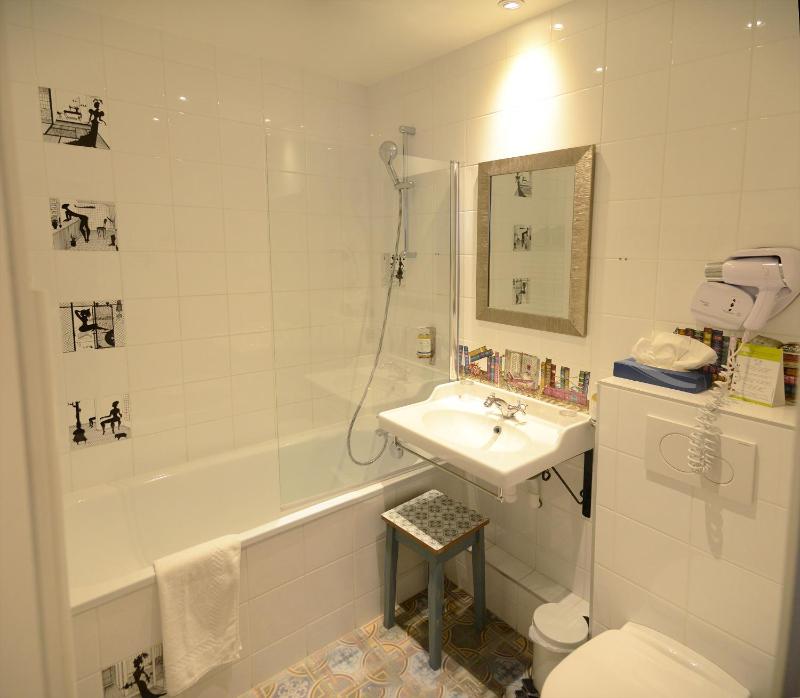 Superior Double or Twin Room image 4