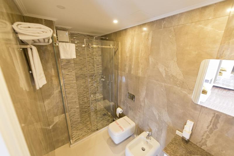 Superior Double Room image 3