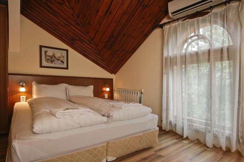 Double Room image 2
