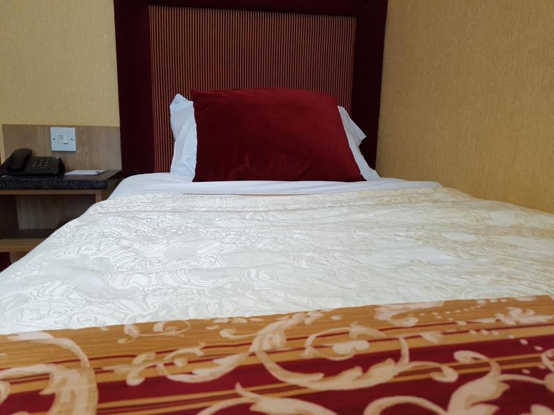 Single Room image 2