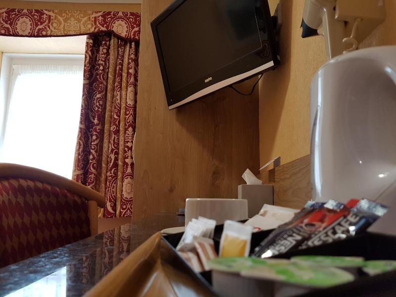 Single Room image 4