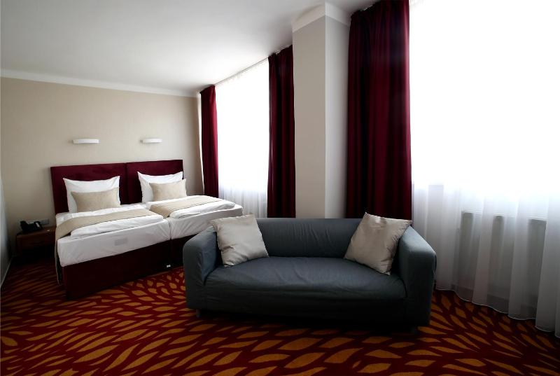 Deluxe Double Room image 2