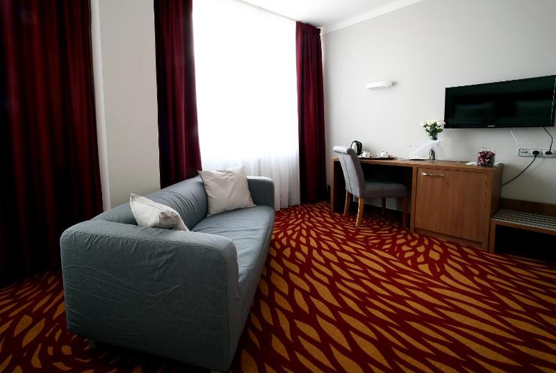 Deluxe Double Room image 3