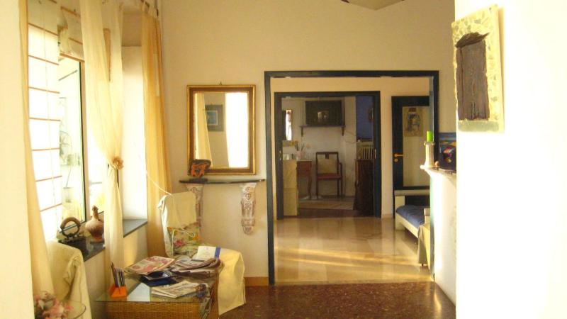 Akrotiri Hotel - image 42