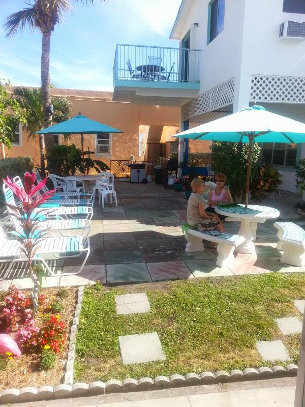 Atlantic Sands Beach Suites - image 33