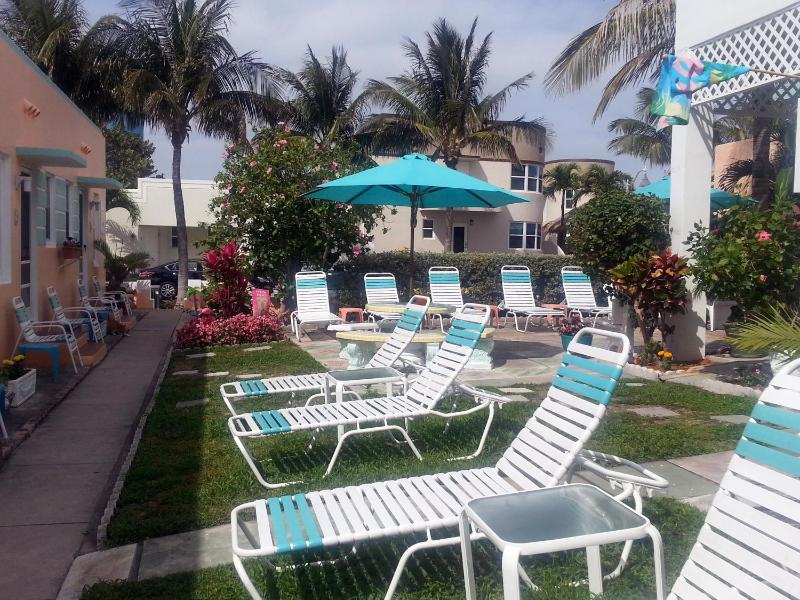 Atlantic Sands Beach Suites - image 10