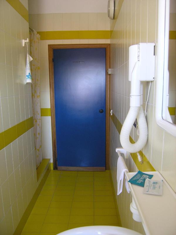 Single Room image 2