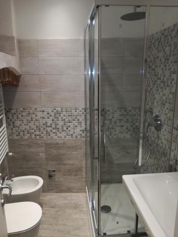 Small Double Room image 2