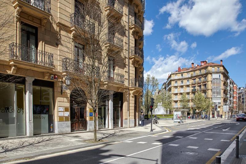 Bilbao Plaza by FeelFree Rentals - image 7